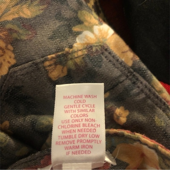 Xhilaration Dark Floral Pocketed Straight Legged Stretch Jeans Size 3 - Picture 9 of 9